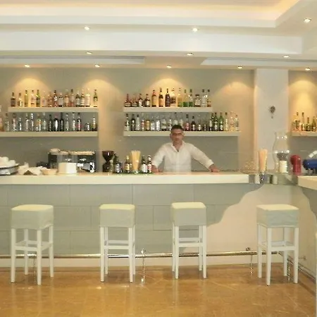 Eliana Hotel 2*